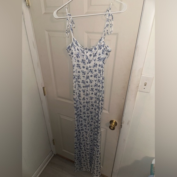 Blue and White Floral Maxi Dress - Picture 3 of 4